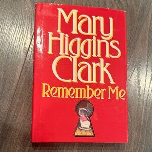 Red 'Remember Me' Book by Mary Higgins Clark 2:13